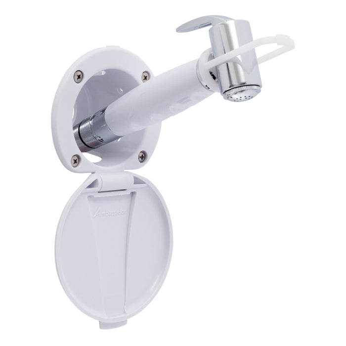Ducha empotrada Ambassador Marine 136-0012-AW-R - Taza y tapa en blanco ártico, rociador Hammer-Head en blanco ártico, manguera de goma blanca de 1,8 m
