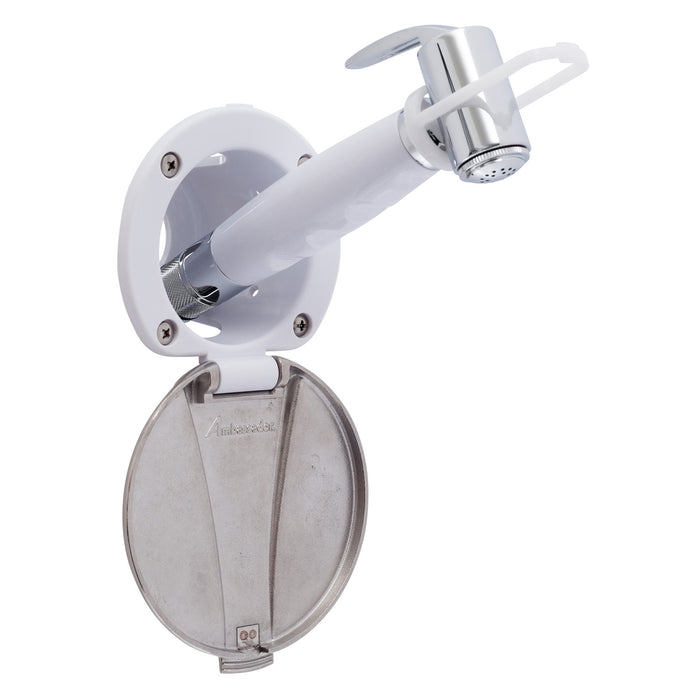 Ducha empotrada Ambassador Marine 136-0043-AW-R - Taza blanca ártica con tapa de acero inoxidable, rociador Hammer-Head blanca ártica, manguera de acero inoxidable de 1,8 m