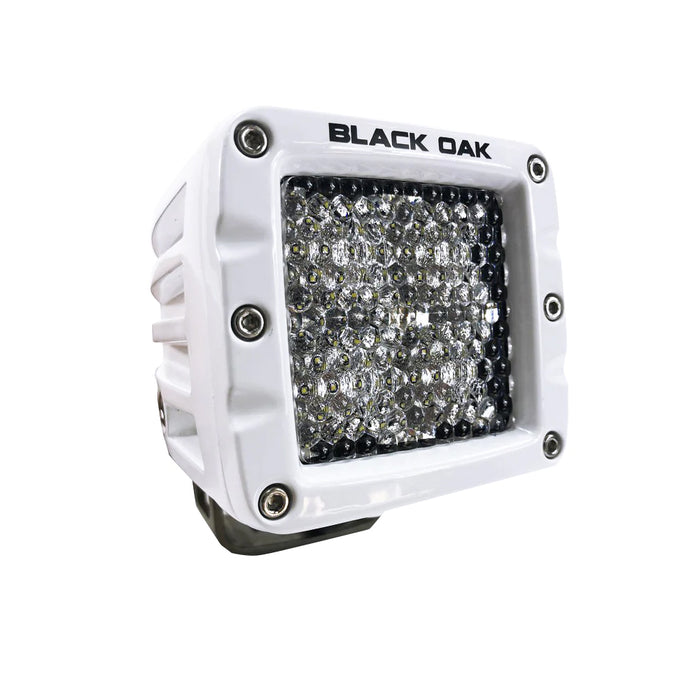 Luz LED marina de 2" de roble negro - Óptica difusa - Carcasa blanca - Serie Pro 3.0