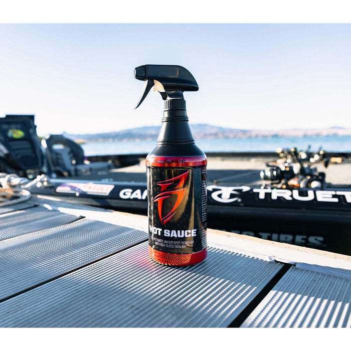 Boat Bling HS0032 Hot Sauce Ultimate Hard Water Spot Remover w/ High Gloss Wax, Sealant, 32oz.